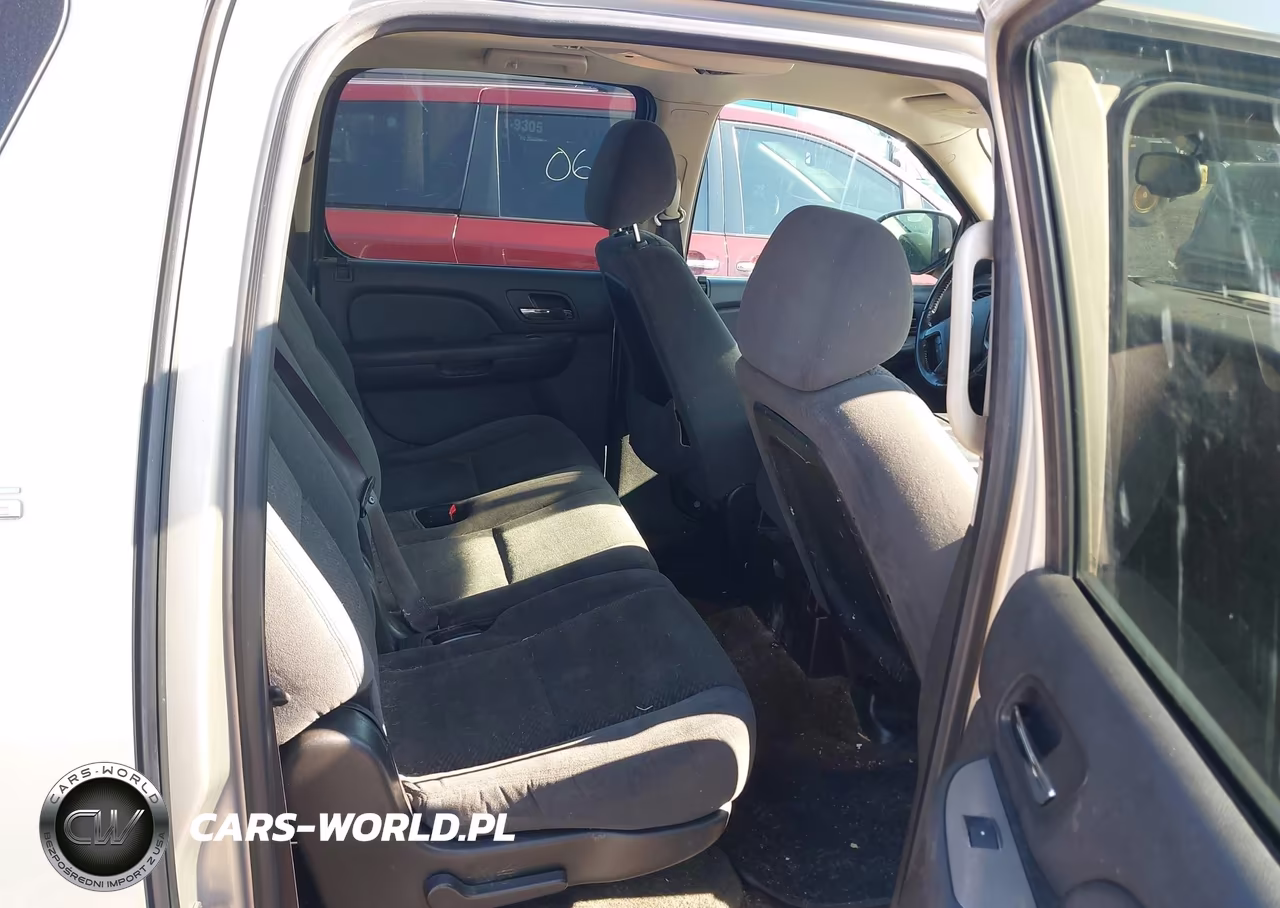 2008 Chevrolet Suburban 1500 Ls VIN:1GNFC16J58R256589 - 8