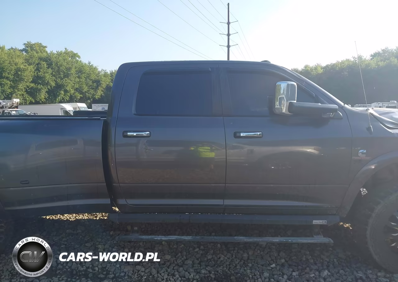2017 Ram 3500 Laramie 4X4 8' Box VIN:3C63RRJL1HG619057 - 13