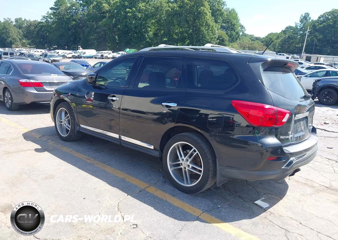 2017 Nissan Pathfinder Platinum VIN:5N1DR2MM2HC625926 - 3