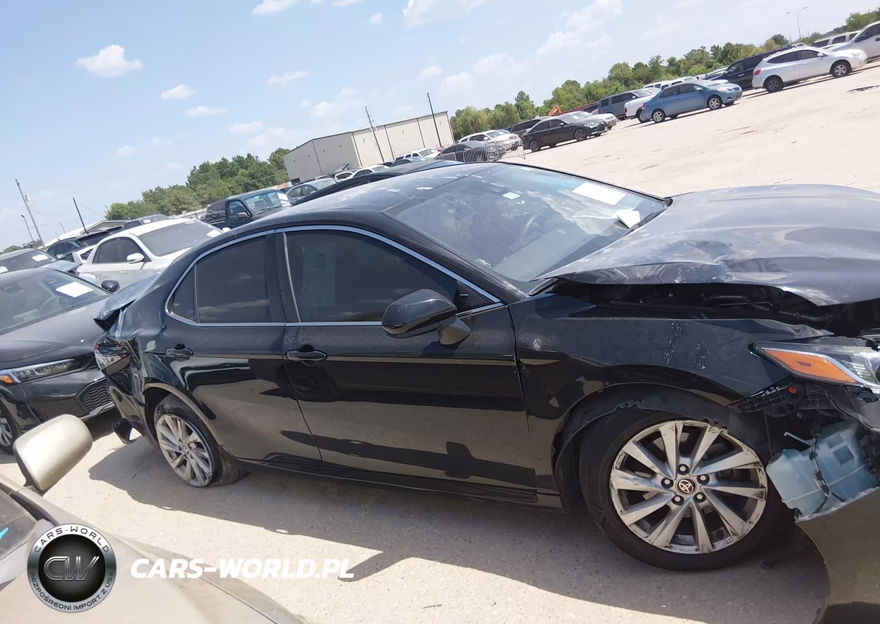 2021 Toyota Camry Le VIN:4T1C11AK3MU593573 - 13
