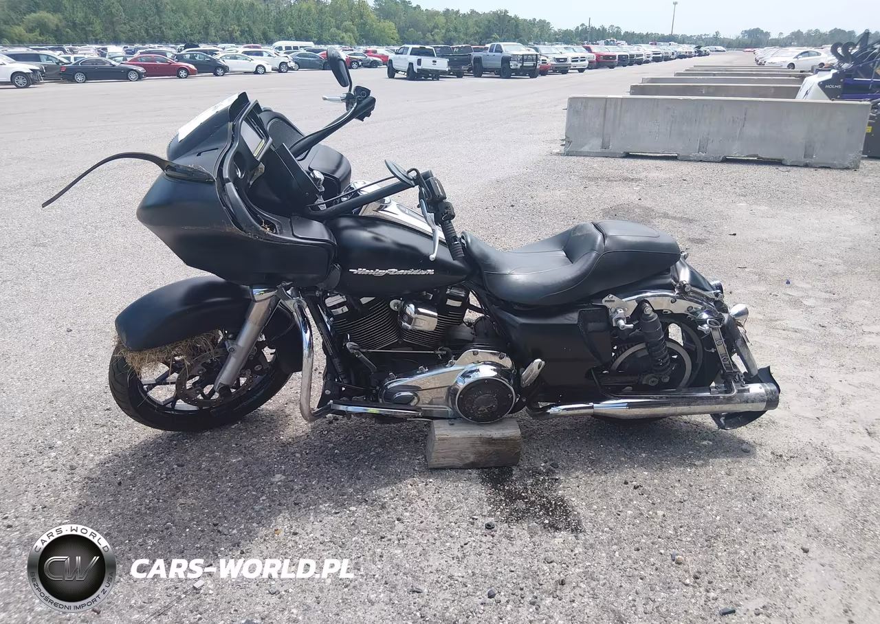 2017 Harley-Davidson Fltrxs Road Glide Special VIN:1HD1KTC17HB664881 - 13