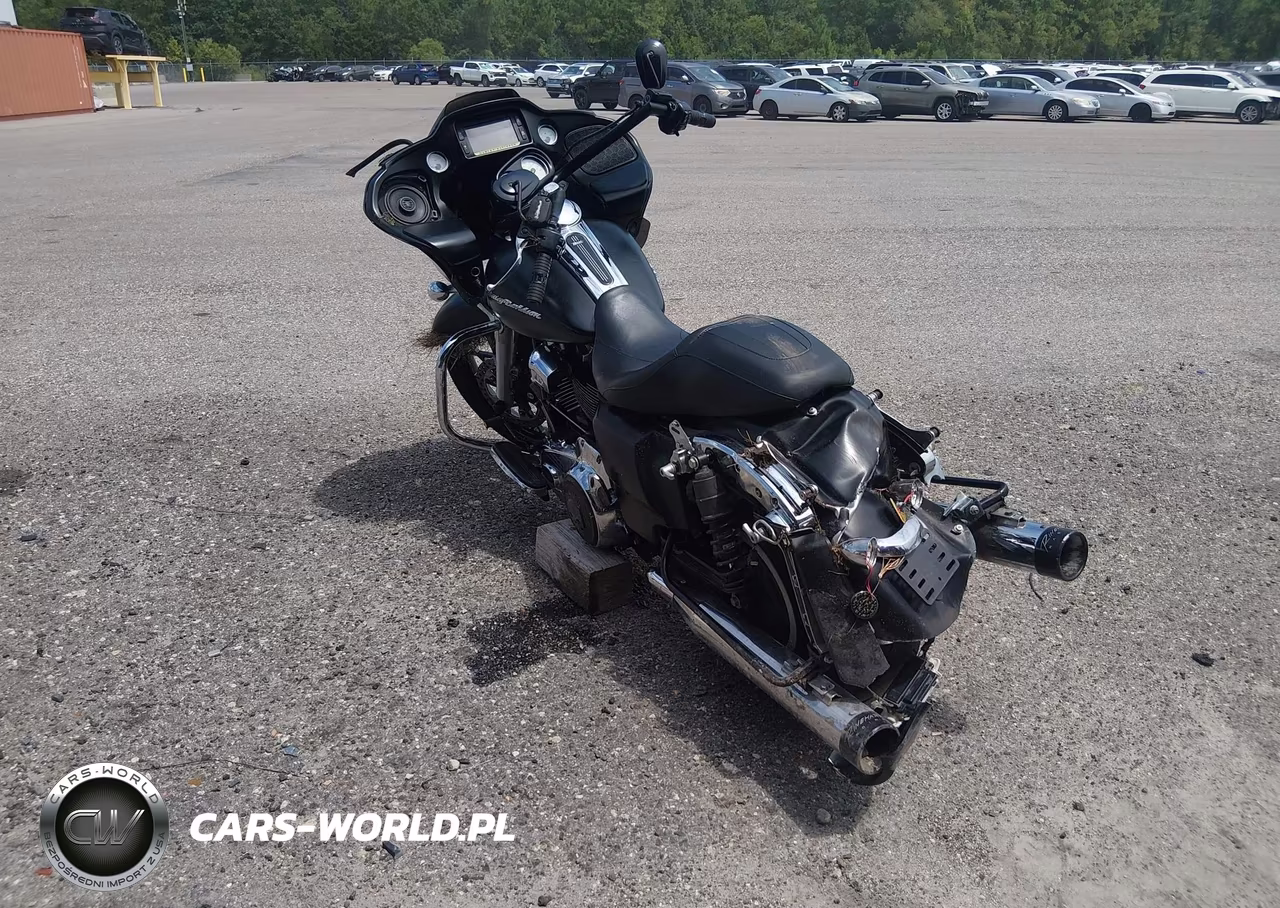2017 Harley-Davidson Fltrxs Road Glide Special VIN:1HD1KTC17HB664881 - 3