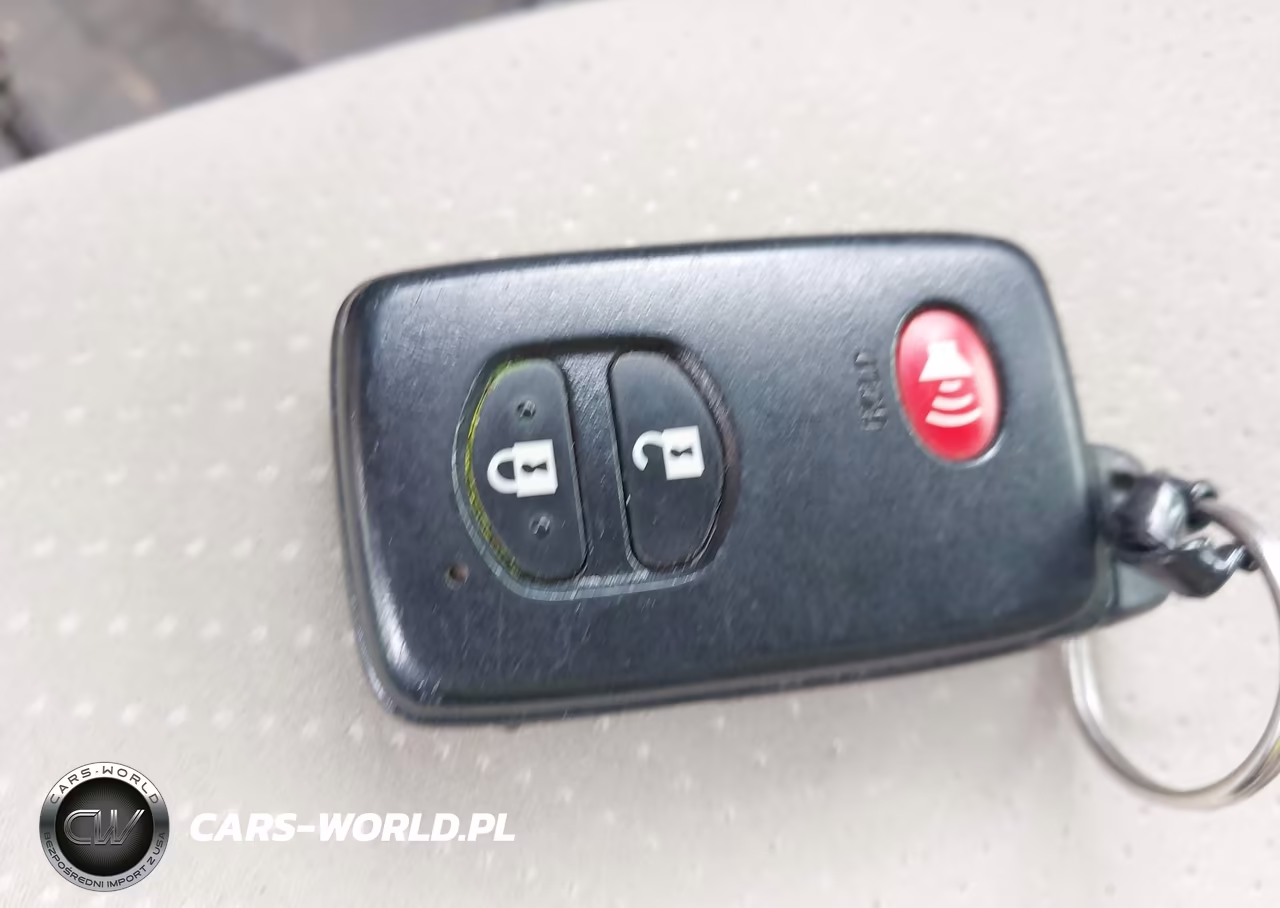 2013 Toyota Prius Two VIN:JTDKN3DU6D1632624 - 11