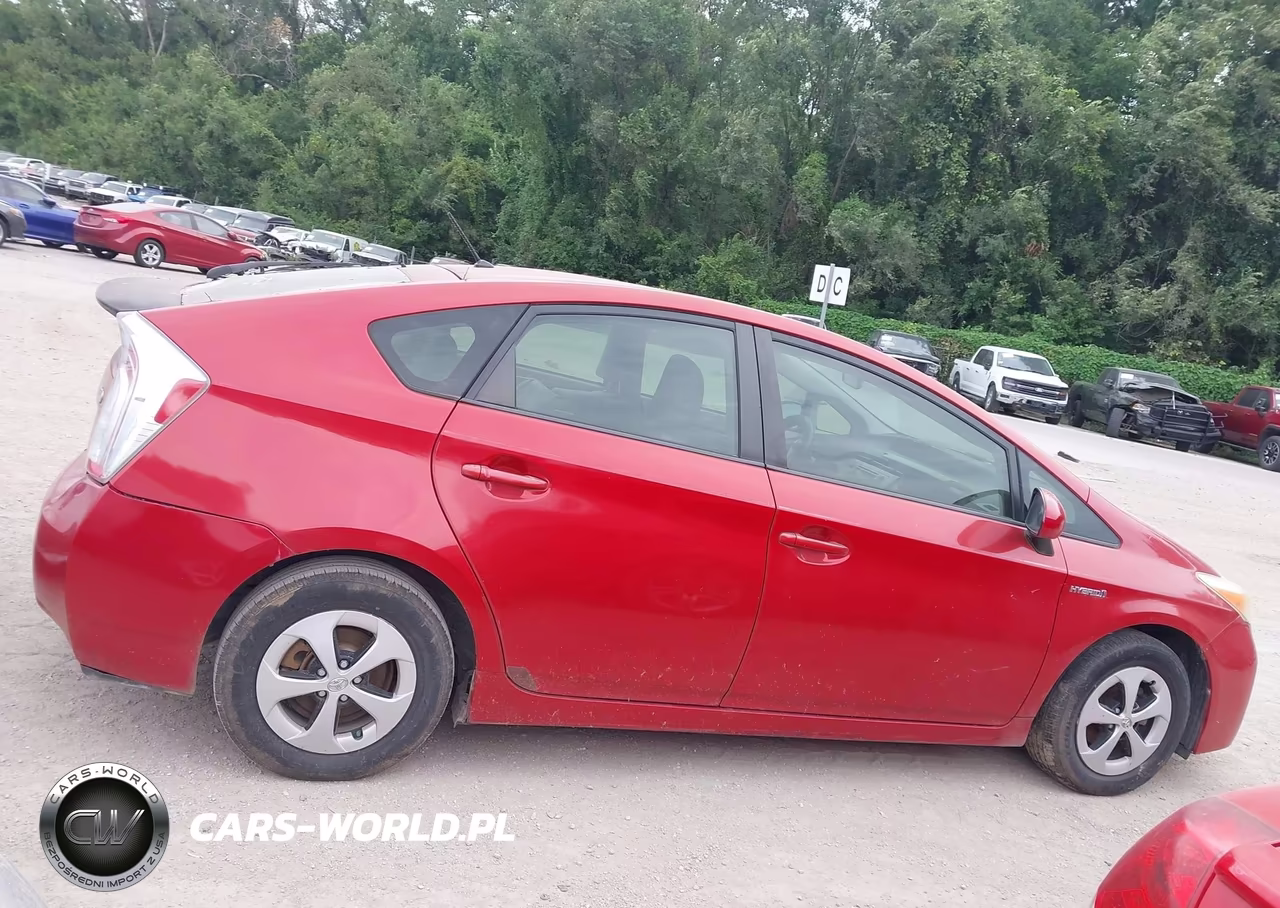 2013 Toyota Prius Two VIN:JTDKN3DU6D1632624 - 13