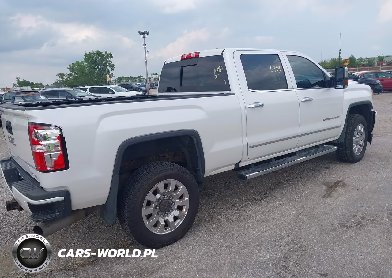 2018 GMC Sierra 2500Hd Denali VIN:1GT12UEY1JF270163 - 4