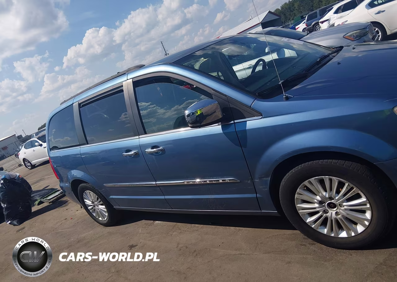 2011 Chrysler Town & Country Touring-L VIN:2A4RR8DG5BR746112 - 13