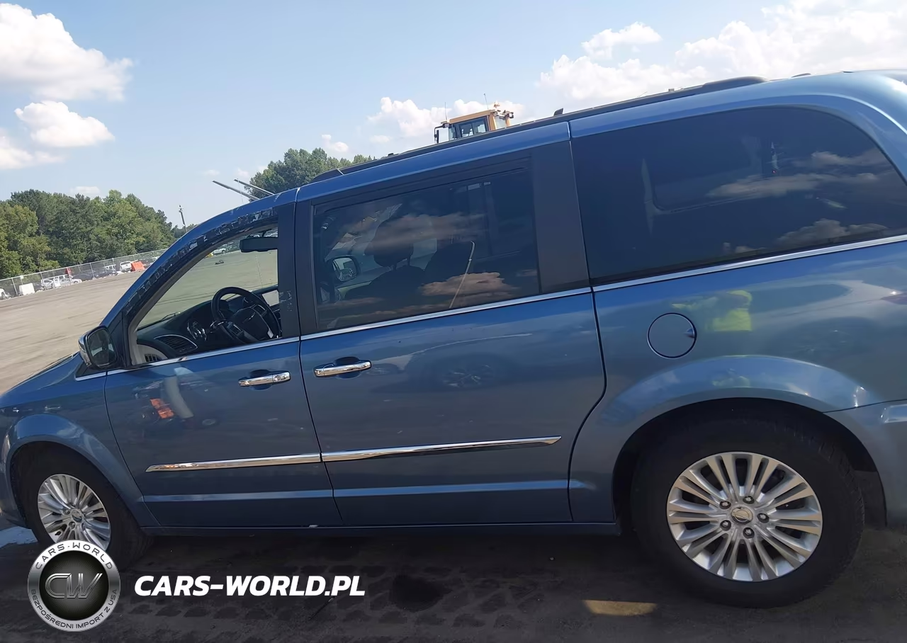 2011 Chrysler Town & Country Touring-L VIN:2A4RR8DG5BR746112 - 14
