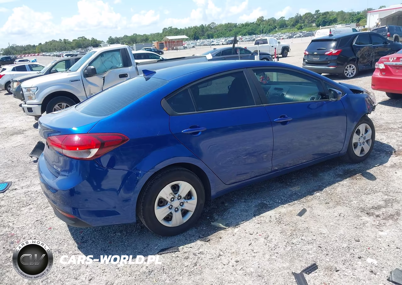 2017 Kia Forte Lx VIN:3KPFK4A73HE158858 - 4