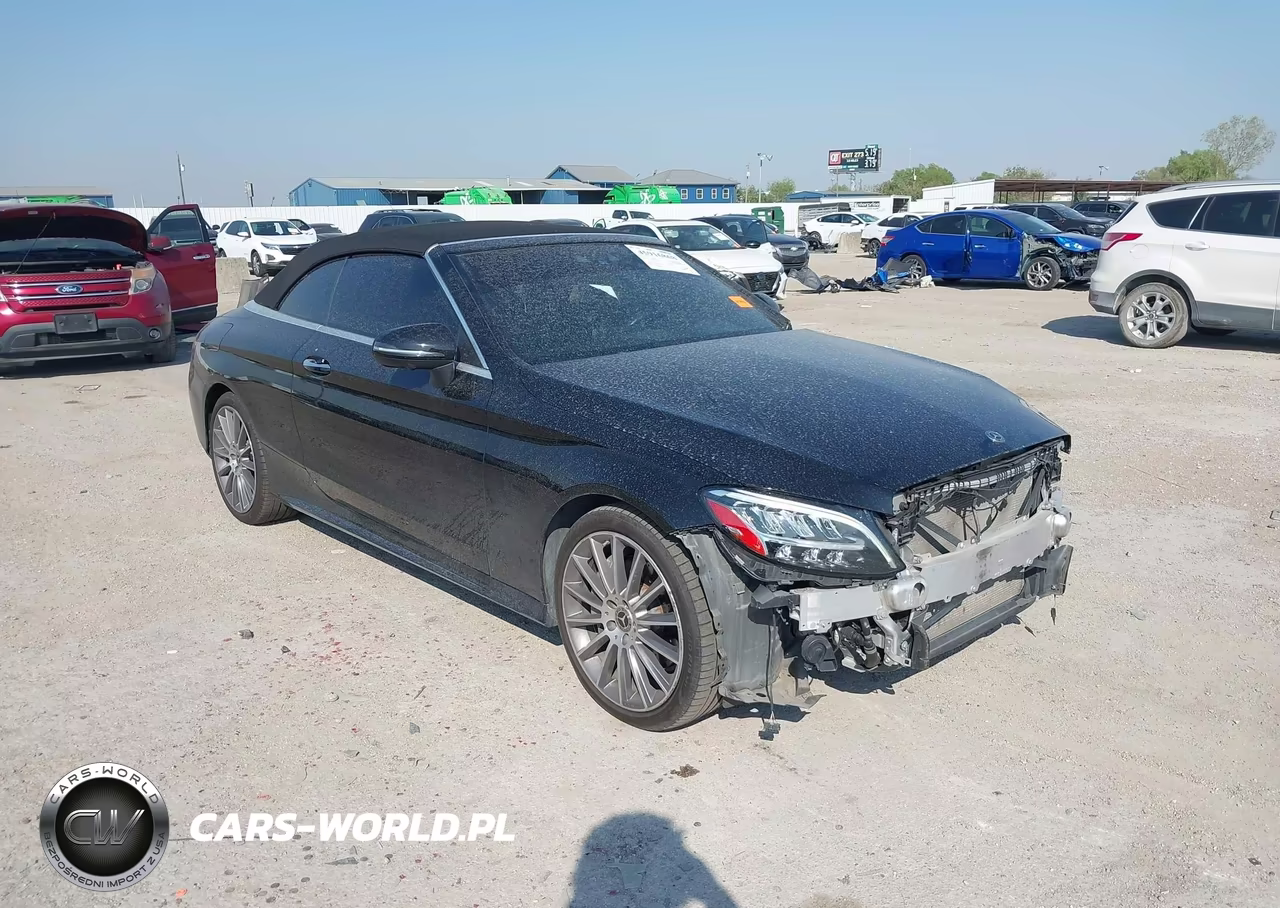 2019 Mercedes-Benz C 300 – zdjęcie 1 z 17