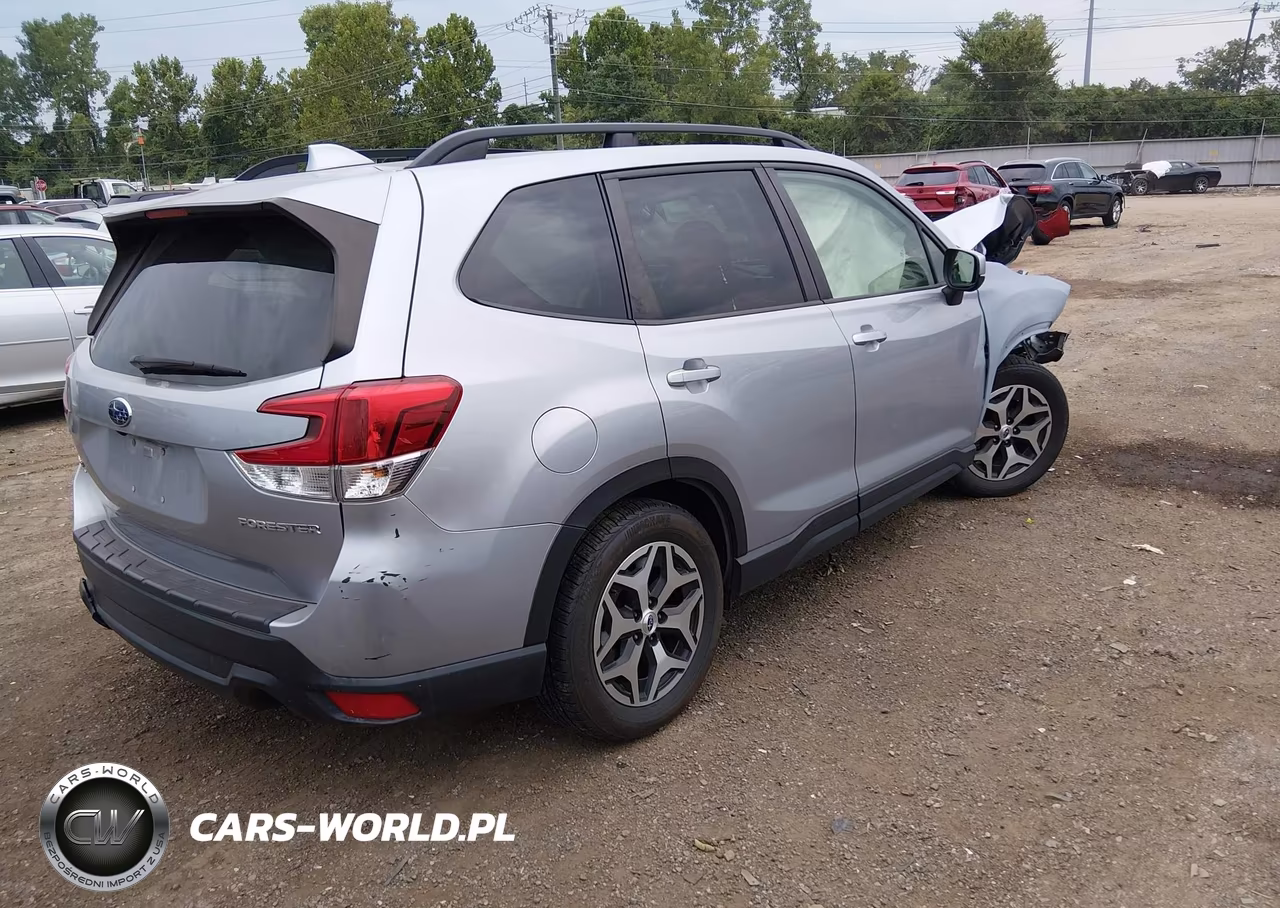 2020 Subaru Forester Premium VIN:JF2SKAJC0LH531661 - 4
