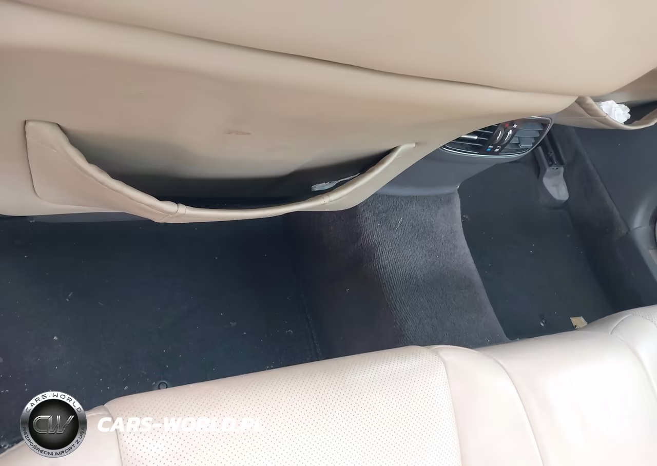 2011 Hyundai Genesis 3.8 VIN:KMHGC4DE7BU140265 - 6