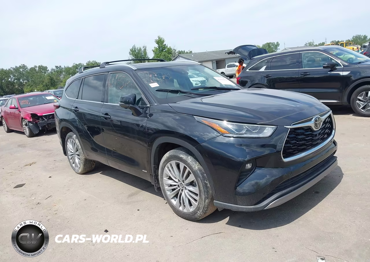 2025 Toyota Highlander Hybrid Platinum