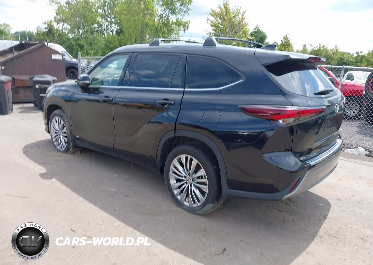 2025 Toyota Highlander Hybrid Platinum VIN:5TDEBRCH9SS655621 - 3