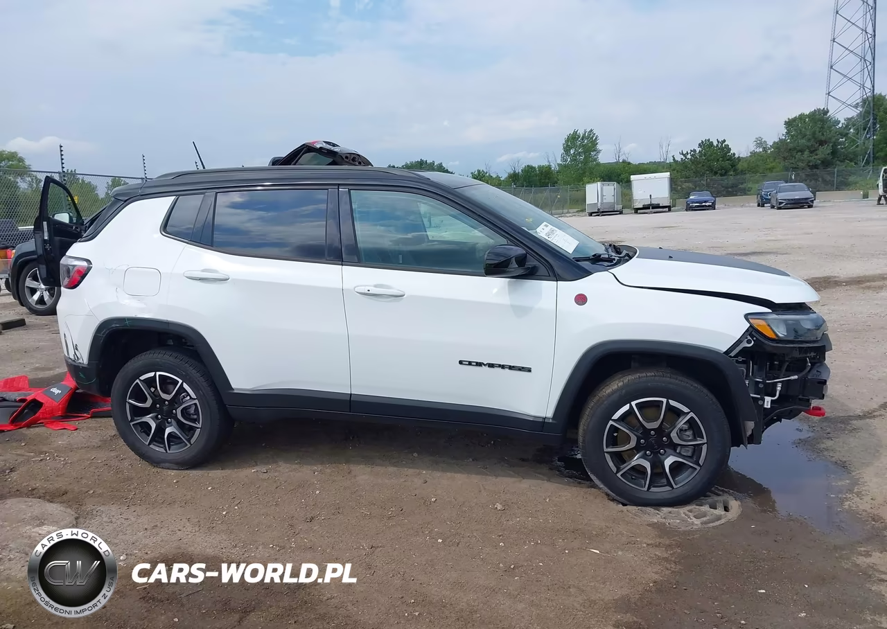 2024 Jeep Compass Trailhawk 4X4 VIN:3C4NJDDN6RT144832 - 13