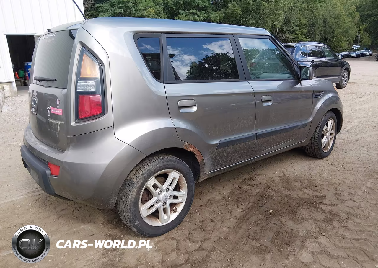 2010 Kia Soul + VIN:KNDJT2A27A7048336 - 4