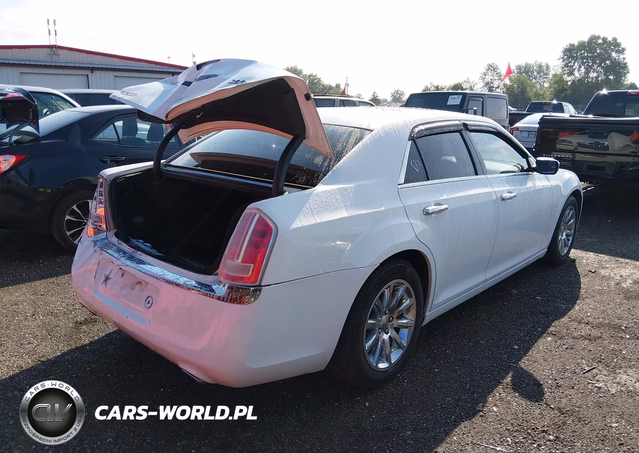 2013 Chrysler 300C VIN:2C3CCAEG9DH527945 - 4