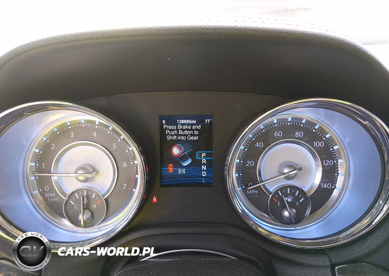 2013 Chrysler 300C VIN:2C3CCAEG9DH527945 - 7
