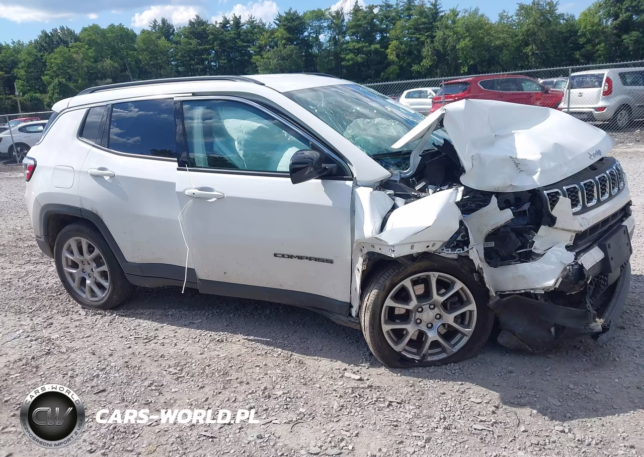 2024 Jeep Compass Latitude Lux Fwd