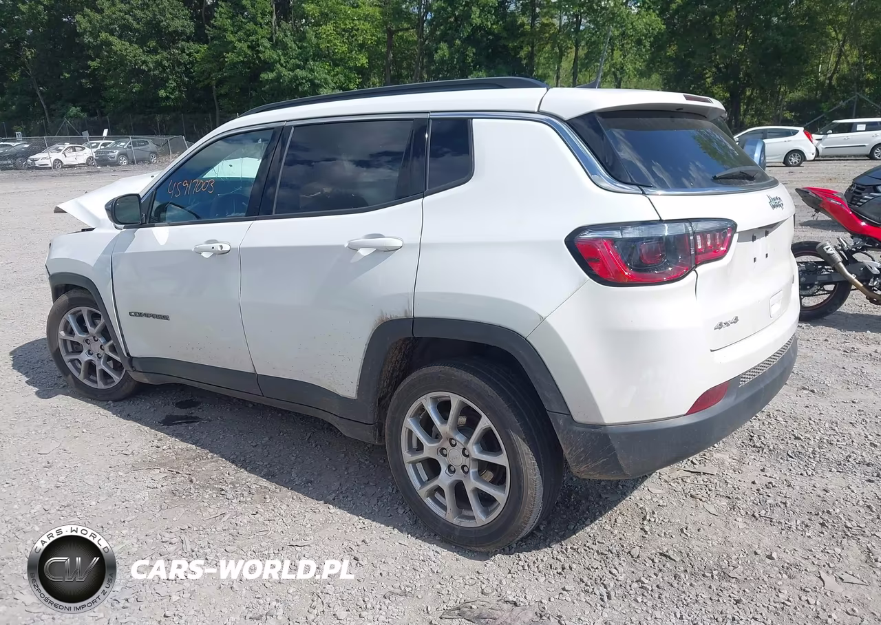 2024 Jeep Compass Latitude Lux Fwd VIN:3C4NJDFN0RT101231 - 3