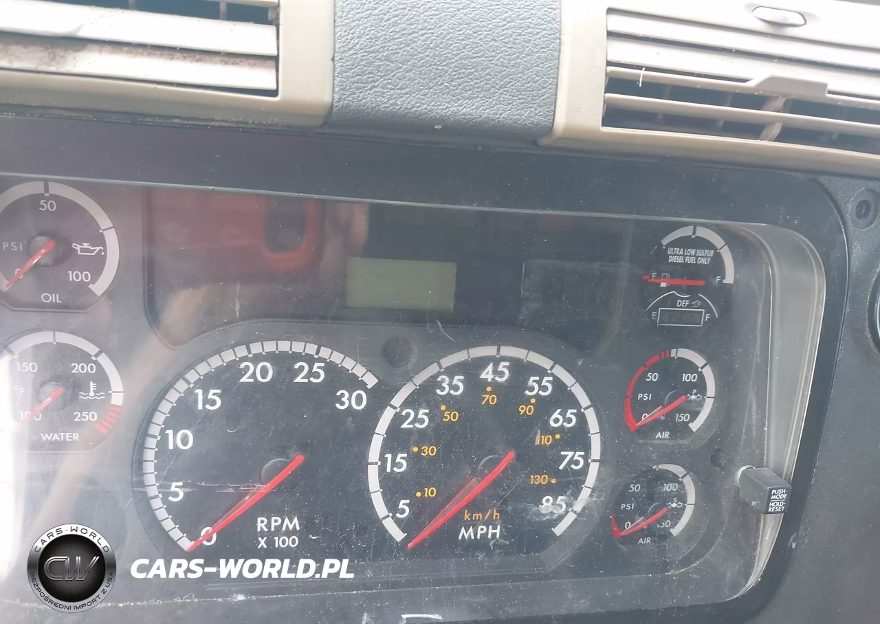 2015 Freightliner Cascadia 125 VIN:3AKJGLD5XFSGD4975 - 5