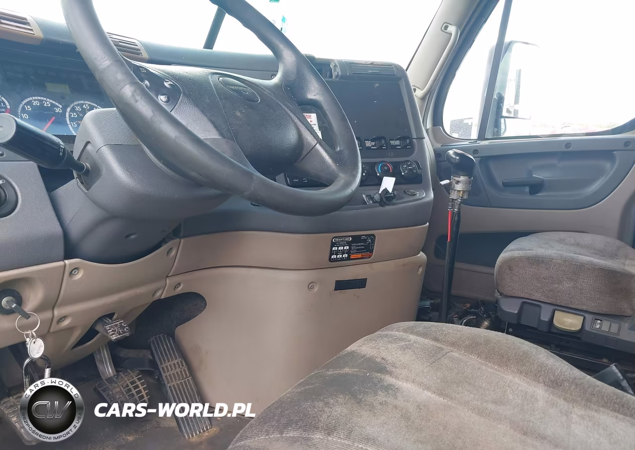 2015 Freightliner Cascadia 125 VIN:3AKJGLD5XFSGD4975 - 7