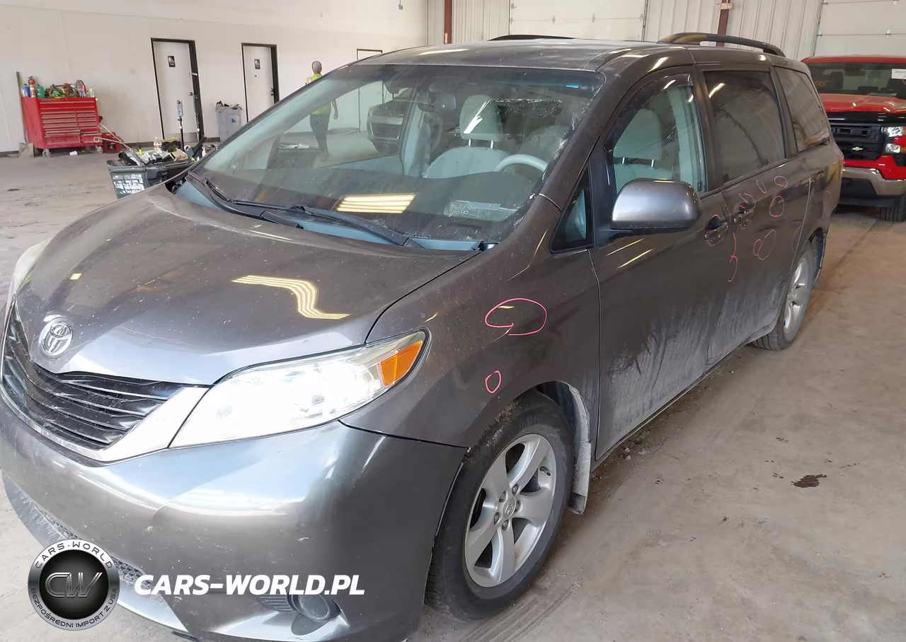 2013 Toyota Sienna Le V6 8 Passenger VIN:5TDKK3DC6DS387648 - 2
