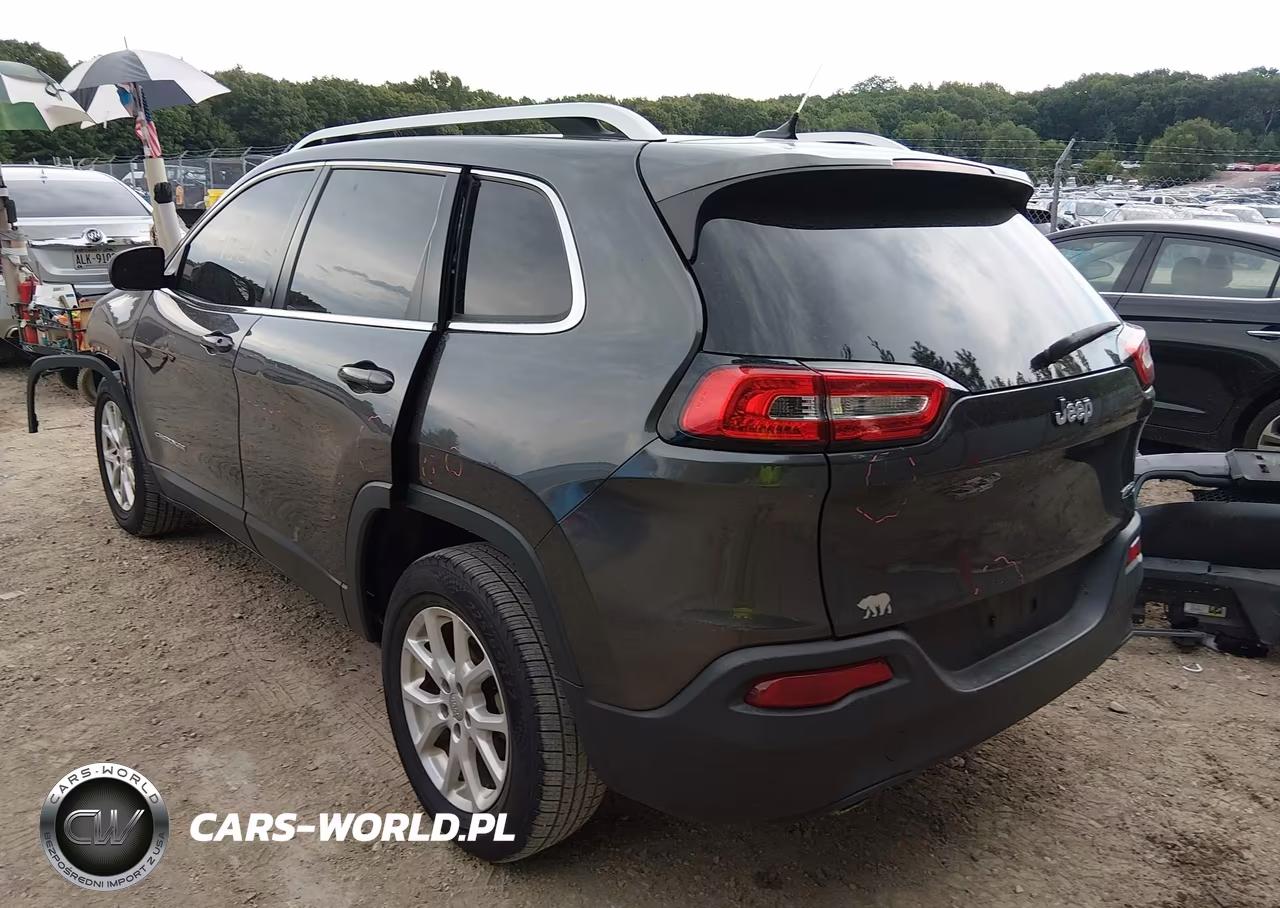 2014 Jeep Cherokee Latitude VIN:1C4PJLCB3EW185160 - 3