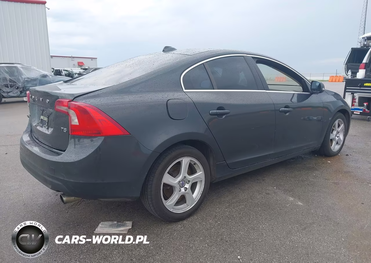 2013 Volvo S60 T5 VIN:YV1612FS7D2199306 - 4