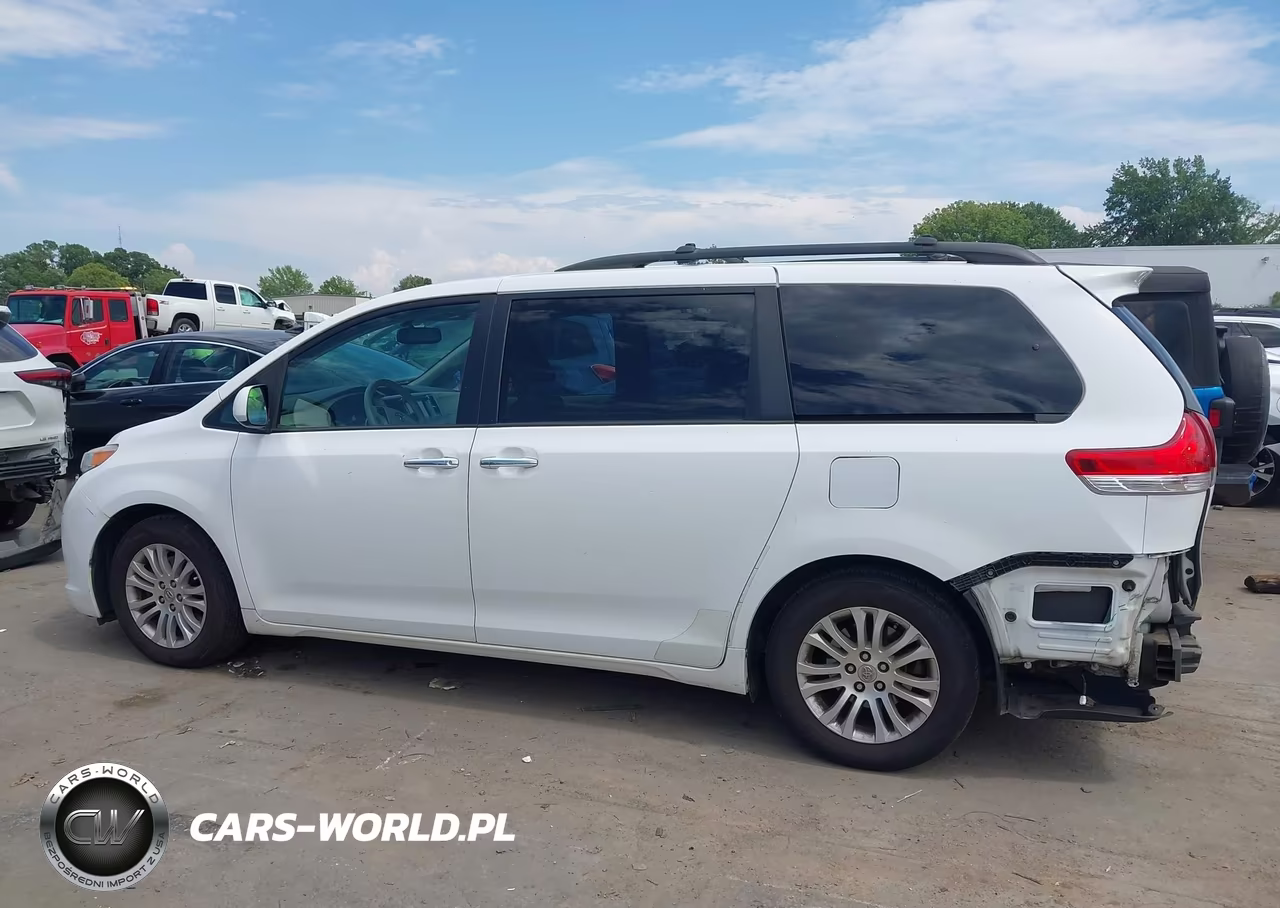 2011 Toyota Sienna Xle V6 VIN:5TDYK3DCXBS157800 - 15
