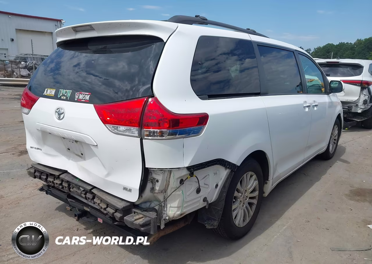2011 Toyota Sienna Xle V6 VIN:5TDYK3DCXBS157800 - 4