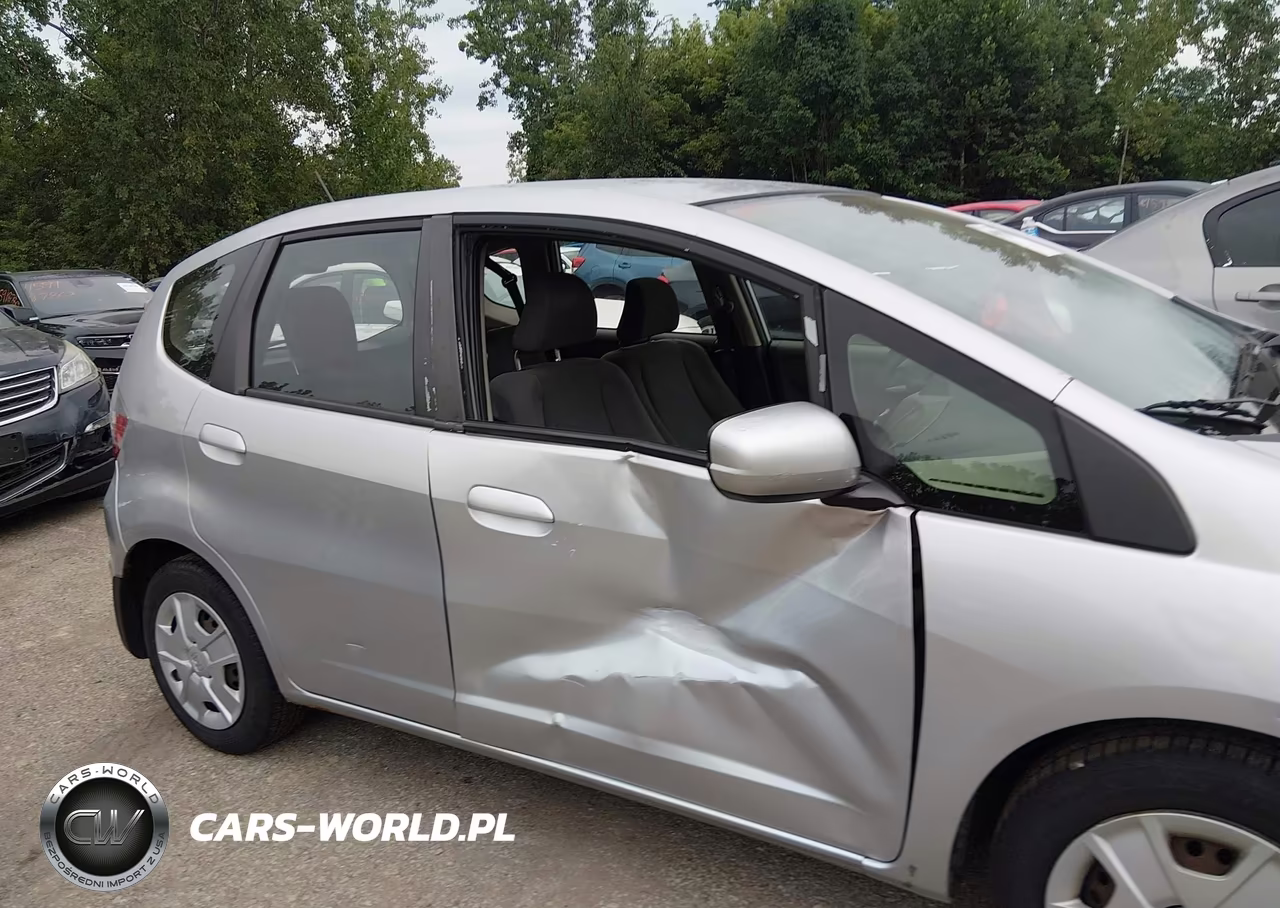 2012 Honda Fit VIN:JHMGE8H31CS005261 - 13