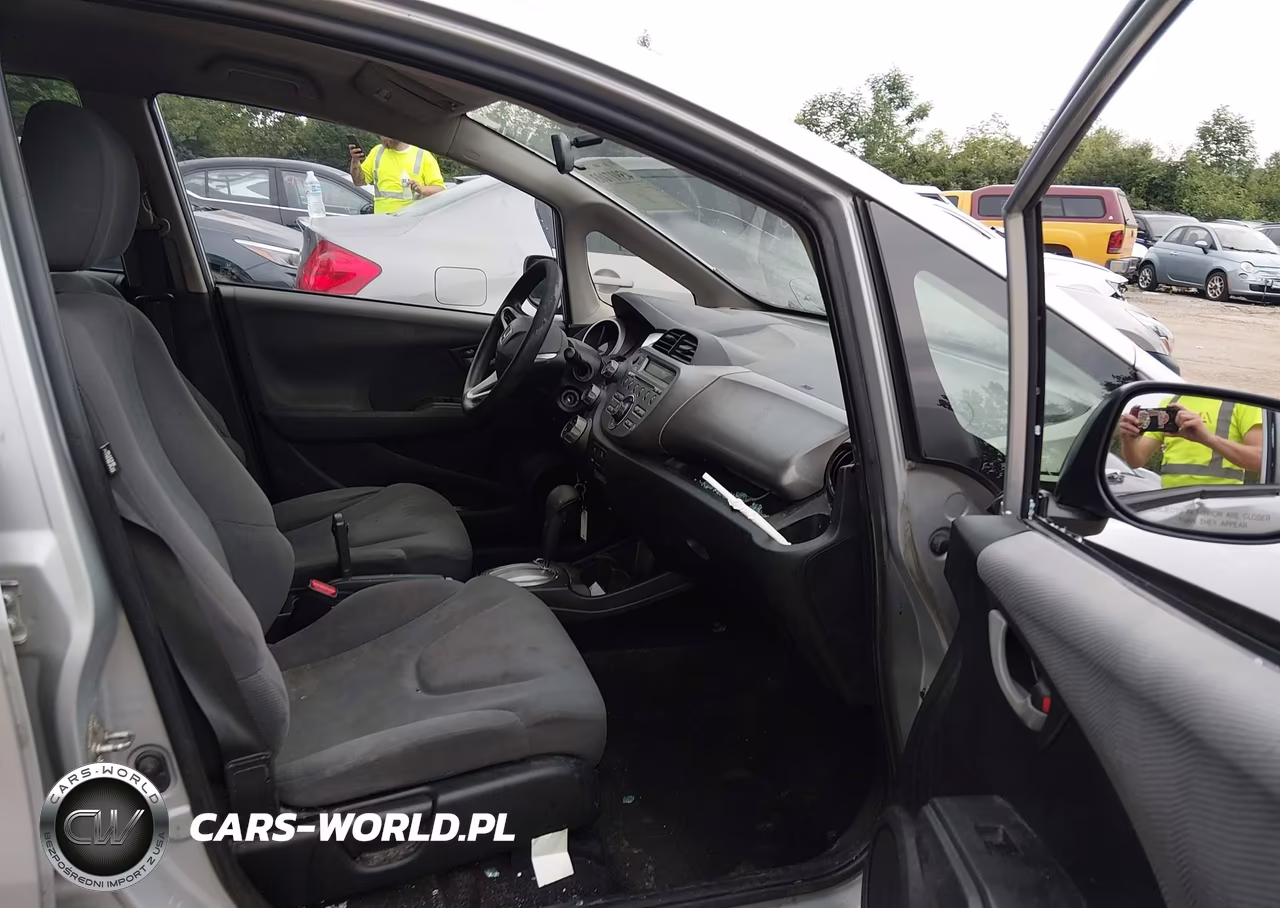 2012 Honda Fit VIN:JHMGE8H31CS005261 - 5