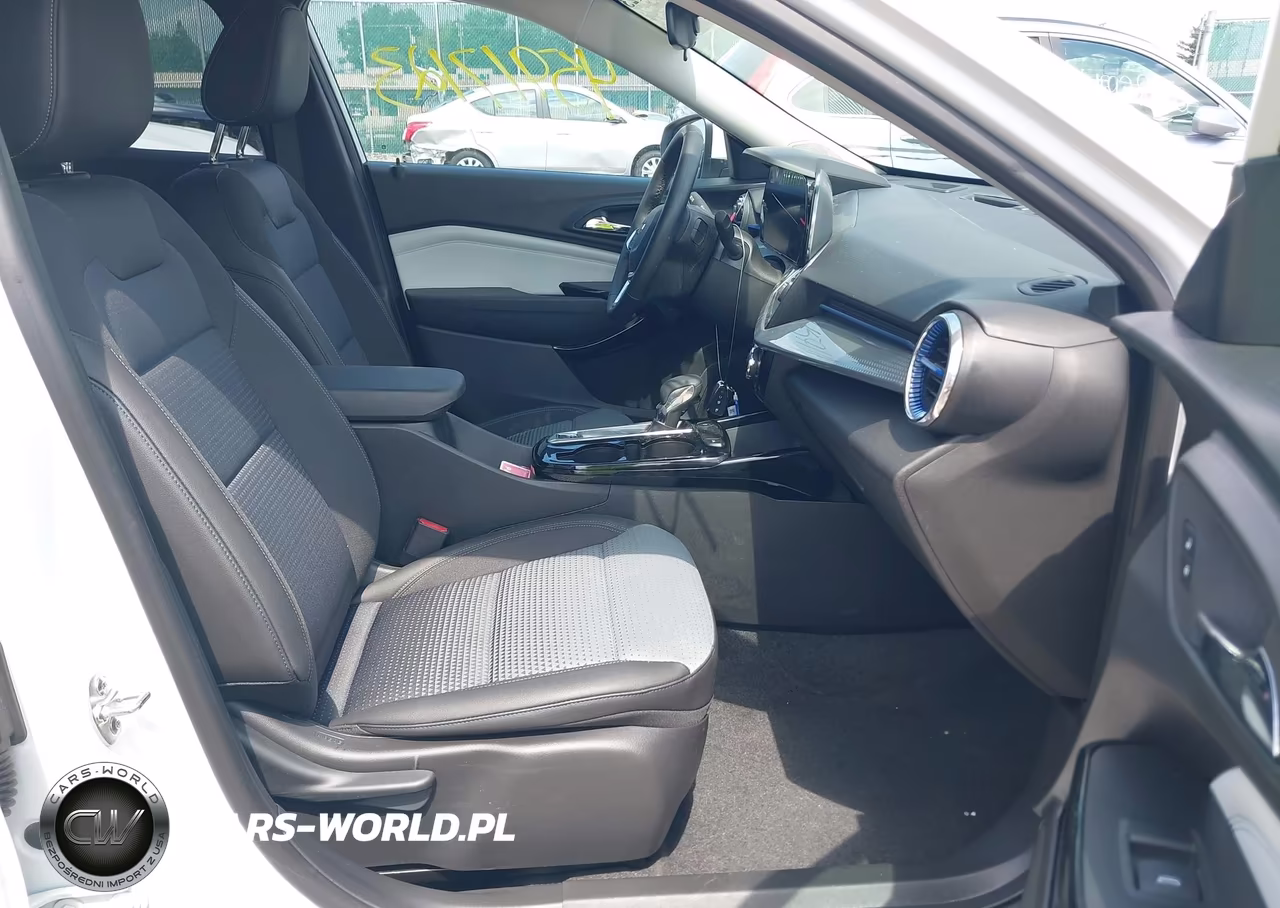 2025 Chevrolet Trax Fwd Lt VIN:KL77LHEP6SC301879 - 5