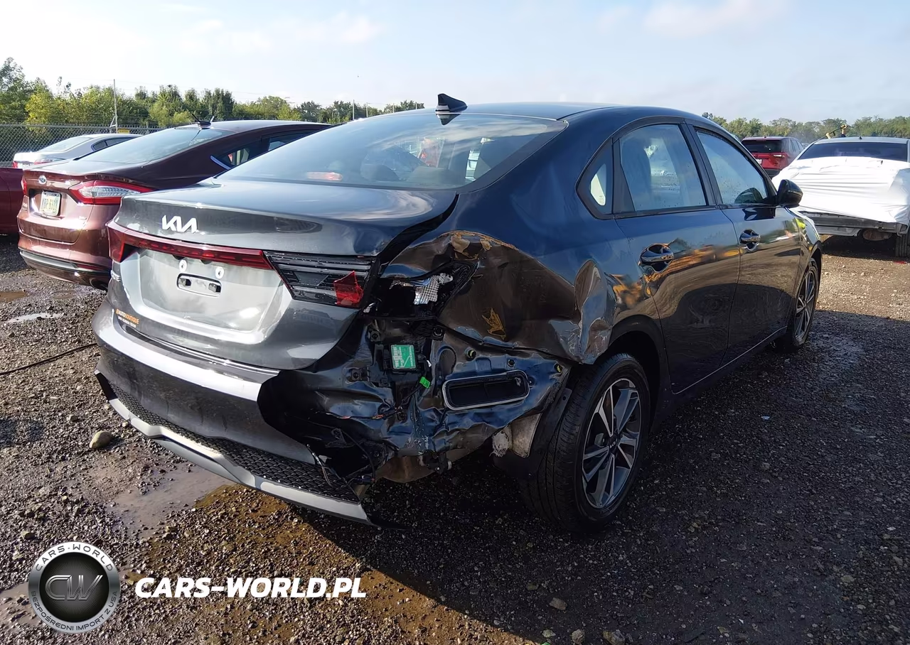 2023 Kia Forte Lxs VIN:3KPF24AD0PE530774 - 4