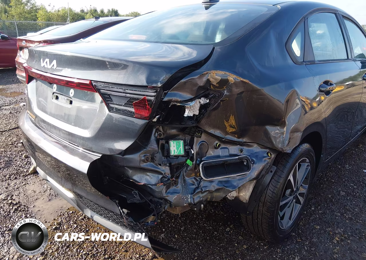 2023 Kia Forte Lxs VIN:3KPF24AD0PE530774 - 6