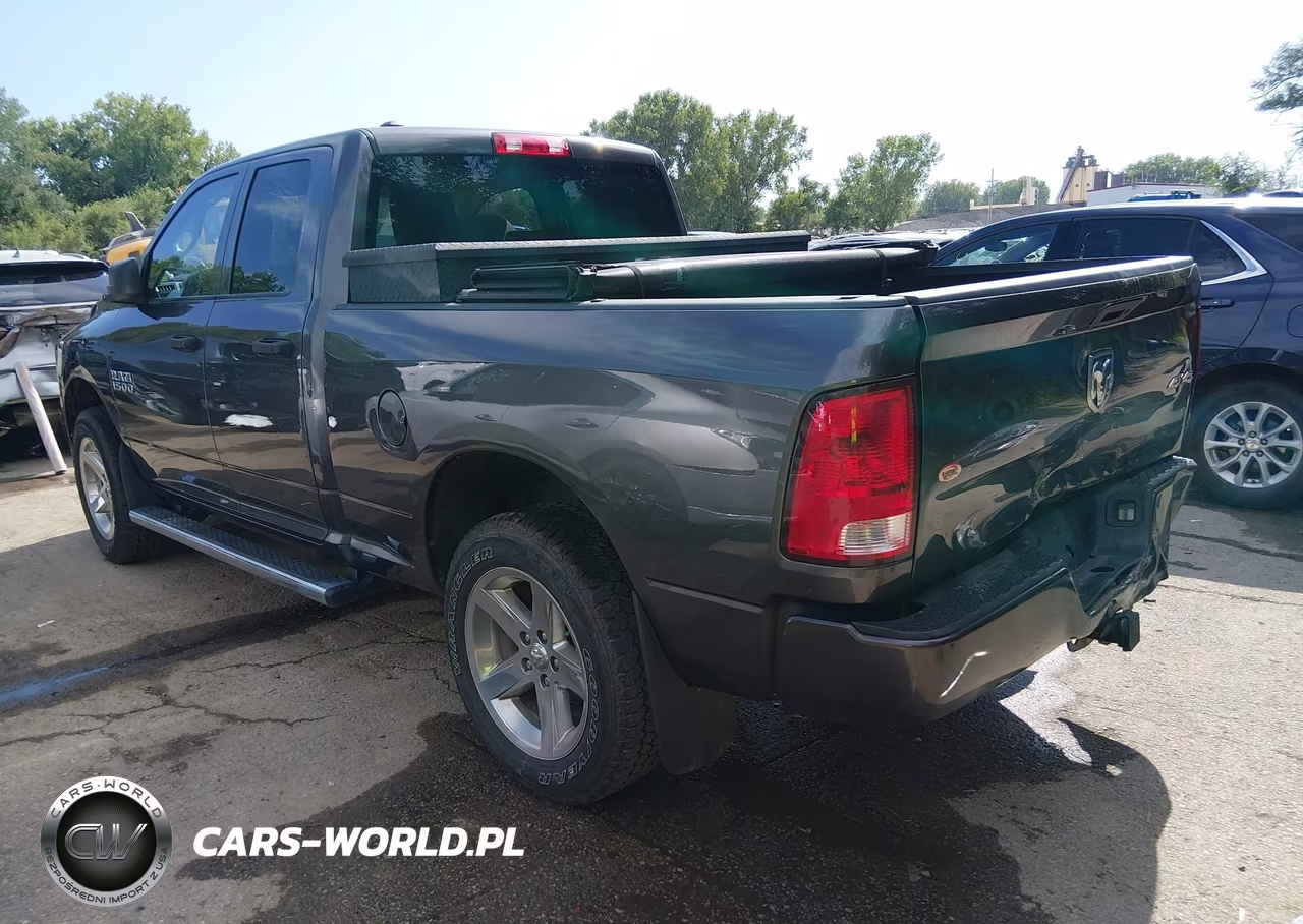 2017 Ram 1500 Express 4X4 6'4 Box VIN:1C6RR7FG7HS842559 - 3
