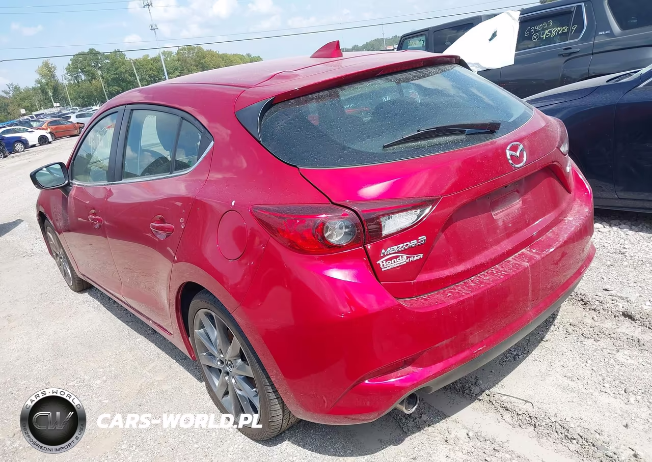 2018 Mazda Mazda3 Touring VIN:3MZBN1L3XJM228802 - 3