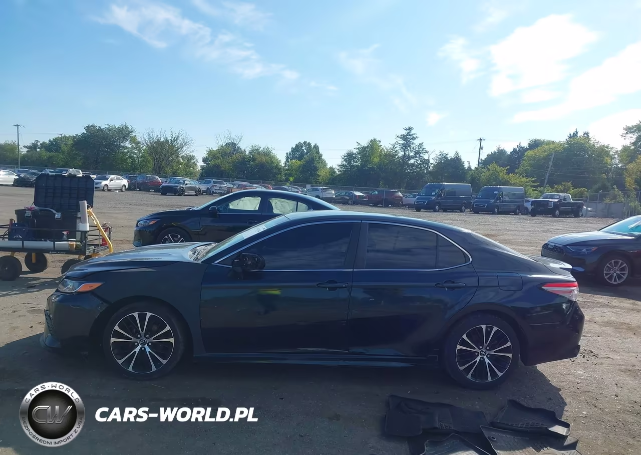 2018 Toyota Camry Se VIN:4T1B11HK6JU529007 - 14