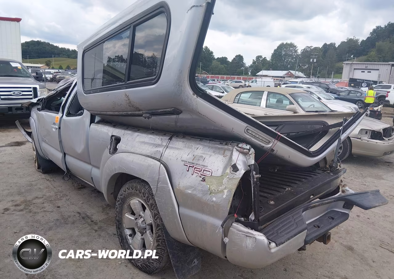2008 Toyota Tacoma Base V6 VIN:5TEUU42N38Z523255 - 3