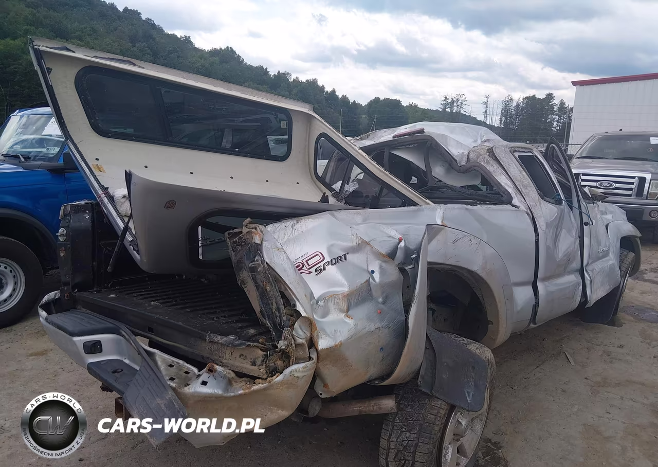 2008 Toyota Tacoma Base V6 VIN:5TEUU42N38Z523255 - 4