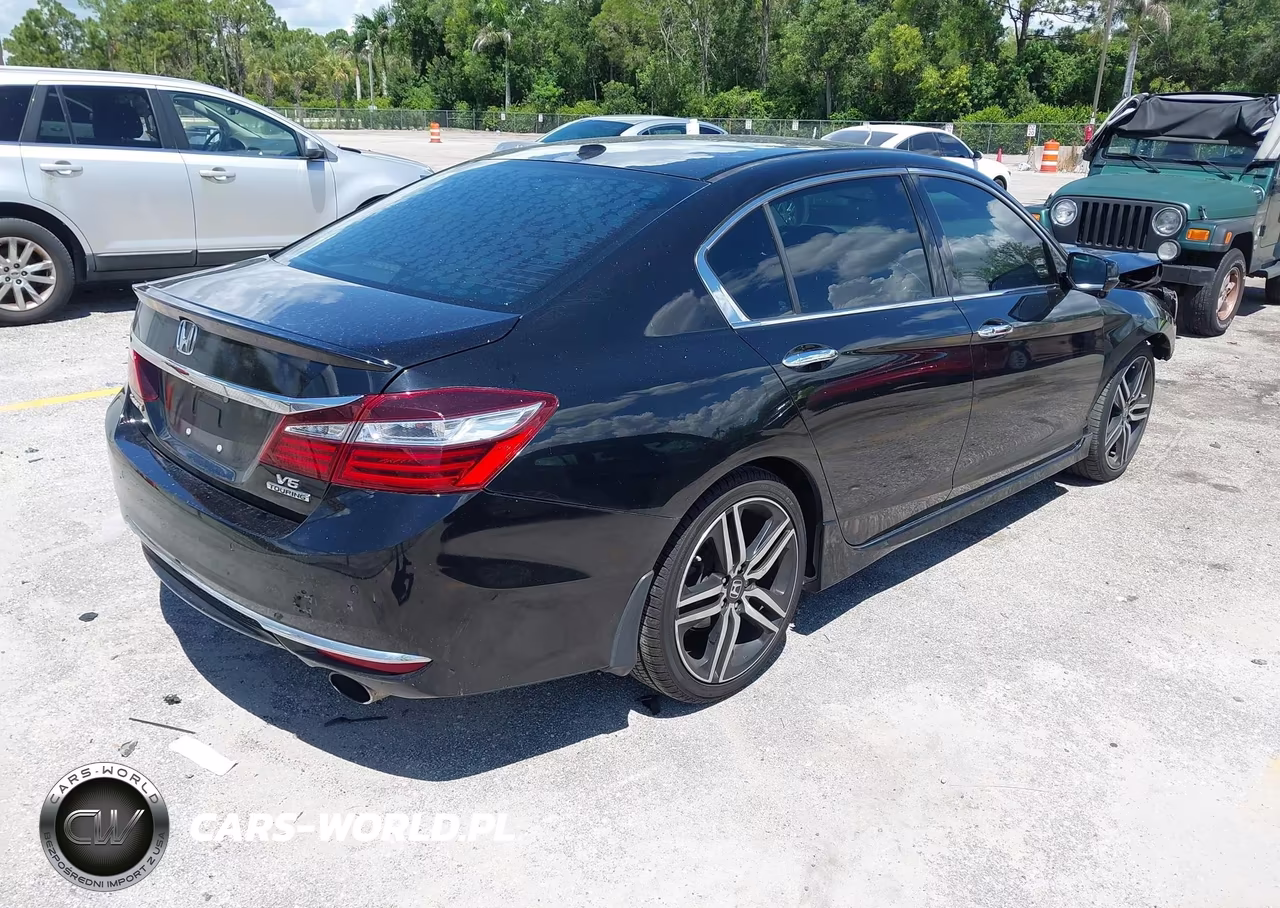 2017 Honda Accord Touring V6 VIN:1HGCR3F92HA040131 - 4
