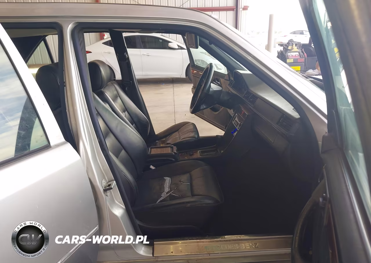 1995 Mercedes-Benz E 320 Base-320 Special VIN:WDBEA32E1SC261084 - 5