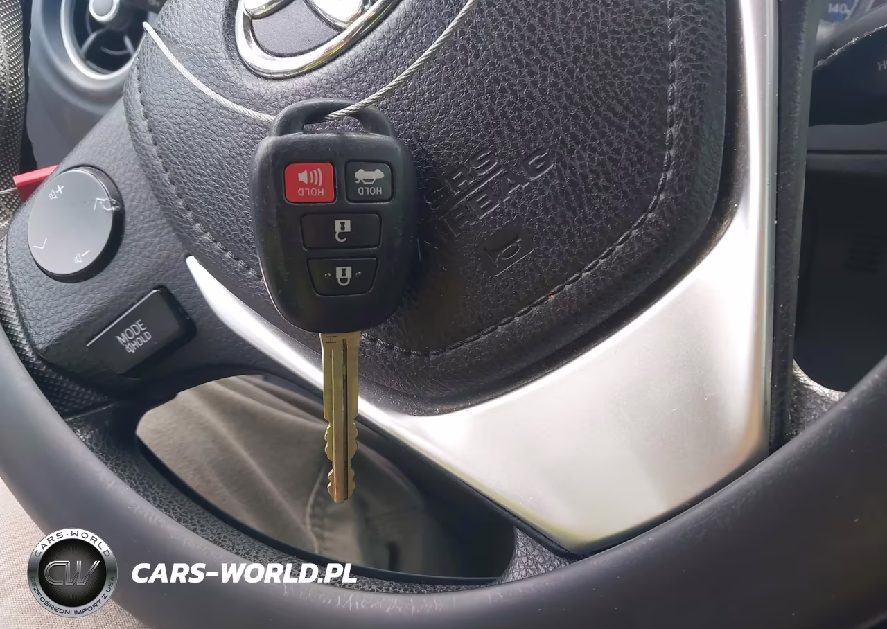 2018 Toyota Corolla Le VIN:2T1BURHE6JC006295 - 11