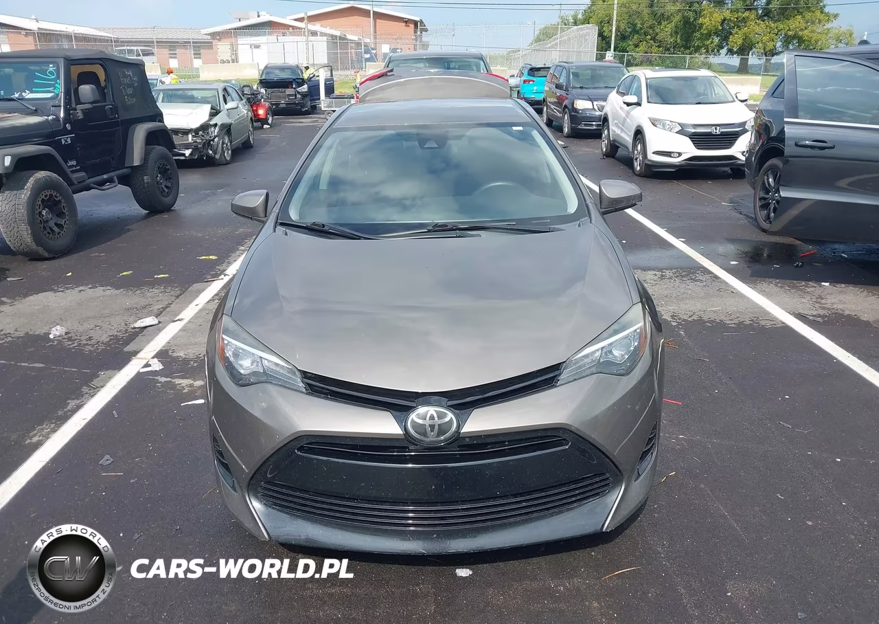 2018 Toyota Corolla Le VIN:2T1BURHE6JC006295 - 13