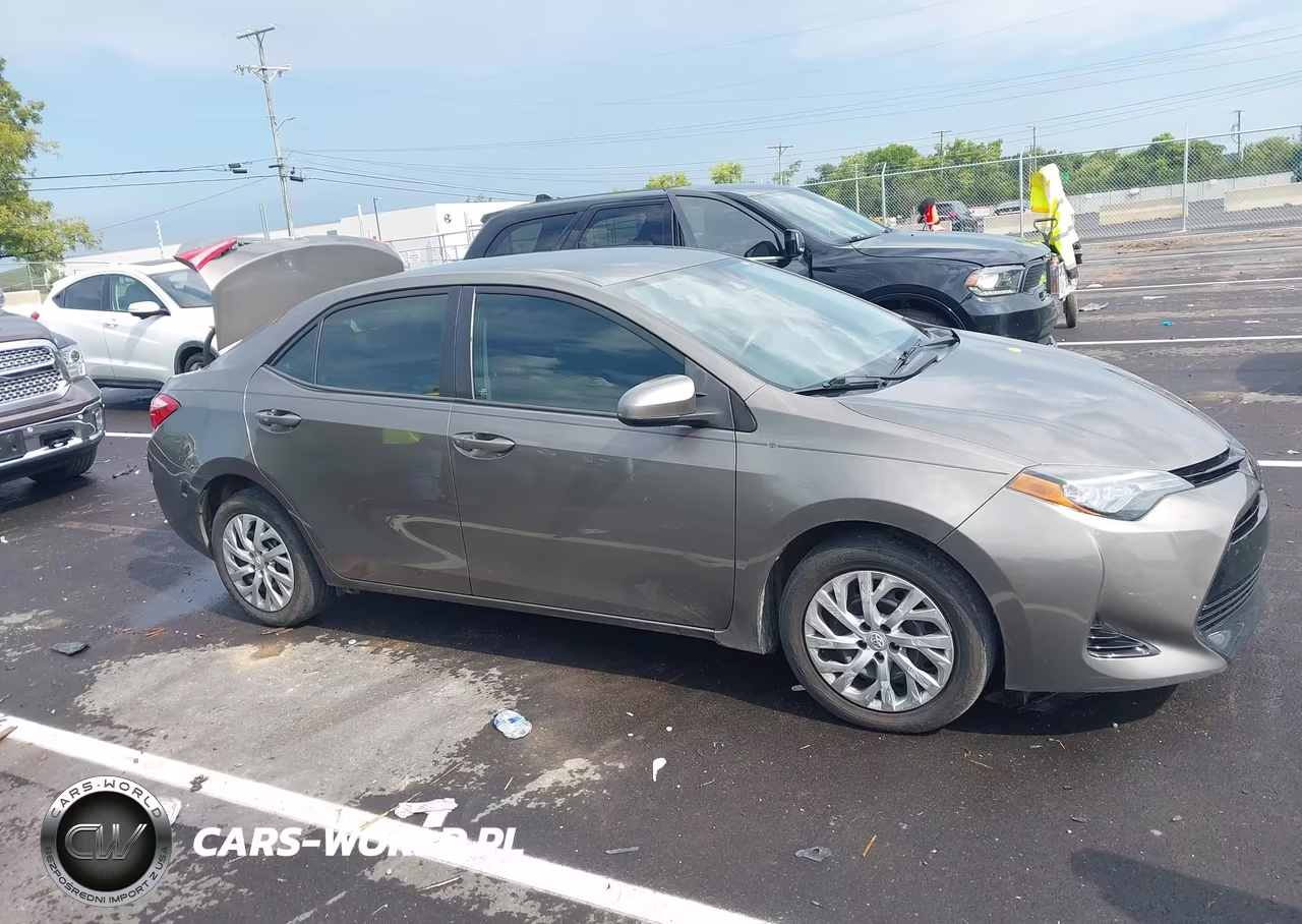2018 Toyota Corolla Le VIN:2T1BURHE6JC006295 - 14