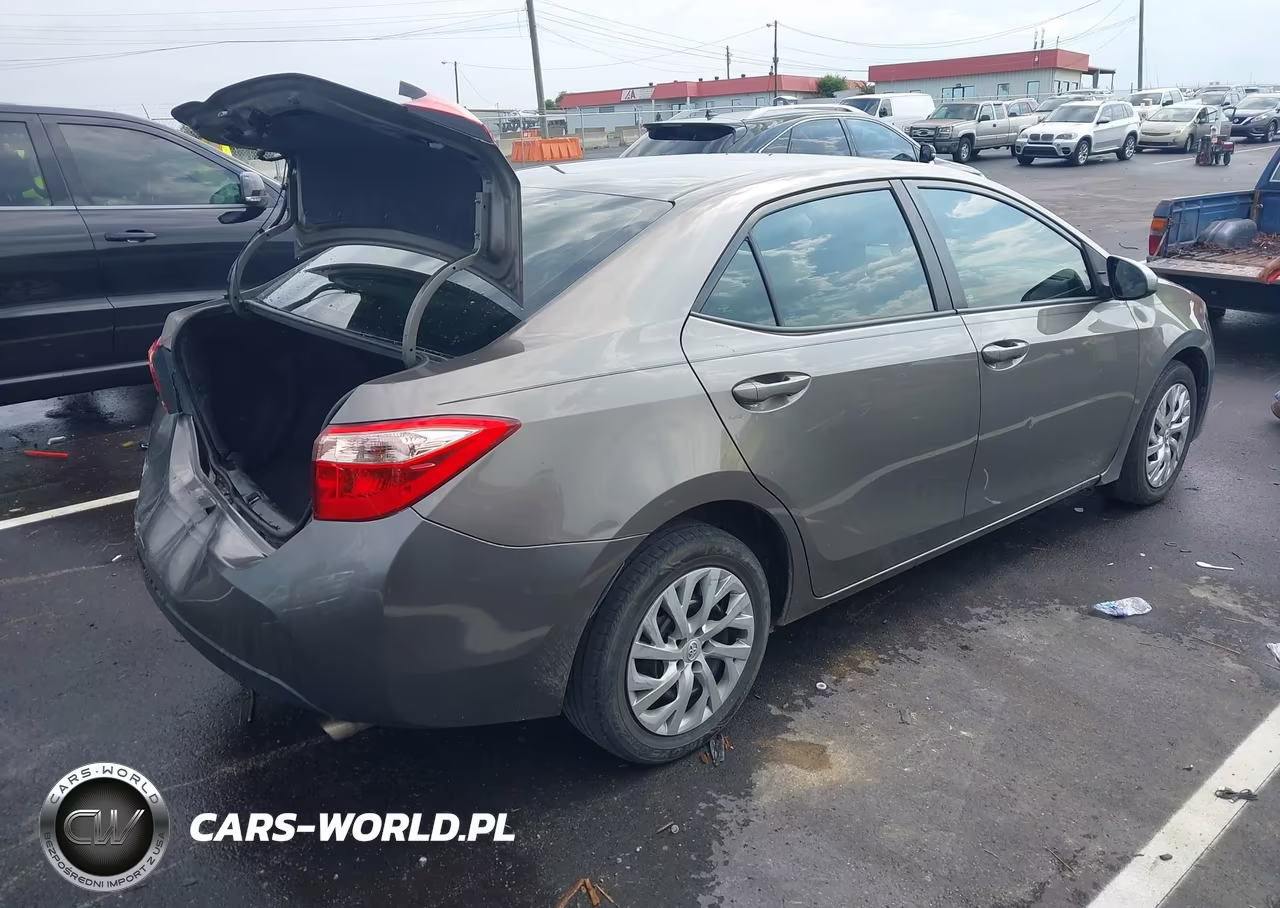 2018 Toyota Corolla Le VIN:2T1BURHE6JC006295 - 4