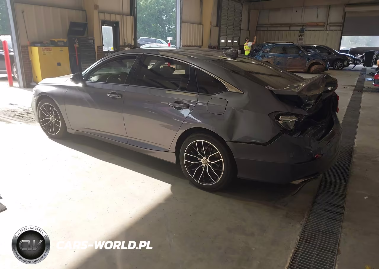 2019 Honda Accord Sport VIN:1HGCV1F31KA137551 - 3