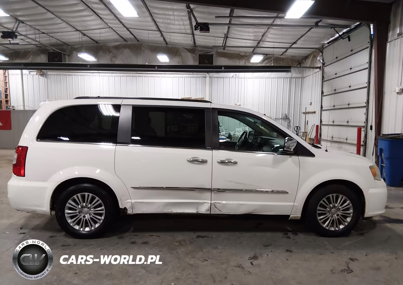 2013 Chrysler Town & Country Touring-L VIN:2C4RC1CG0DR777545 - 14
