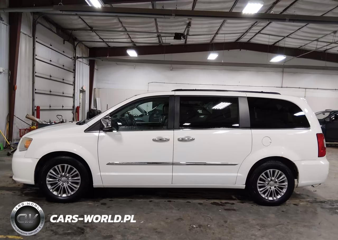 2013 Chrysler Town & Country Touring-L VIN:2C4RC1CG0DR777545 - 15