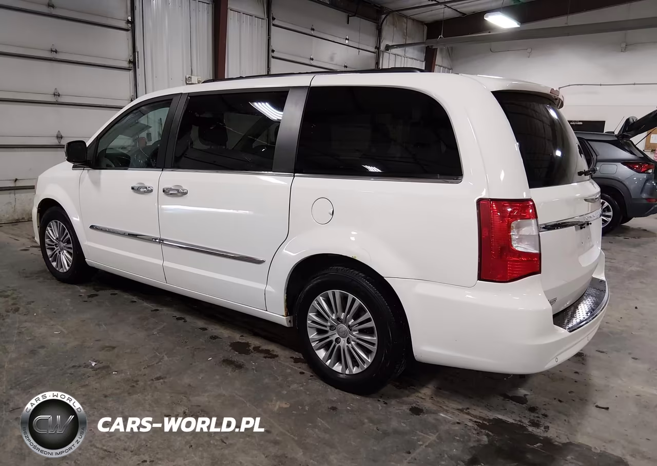 2013 Chrysler Town & Country Touring-L VIN:2C4RC1CG0DR777545 - 3